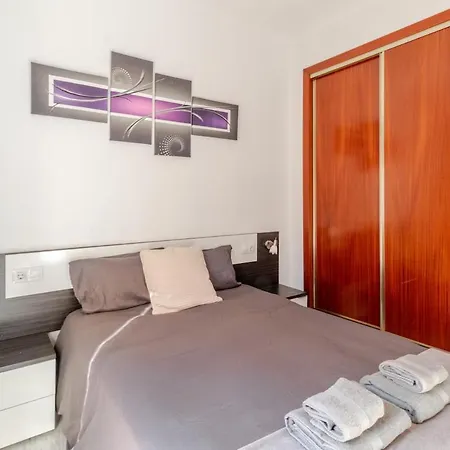 Prime Location In - 15 Min Walk To Old Town Apartment